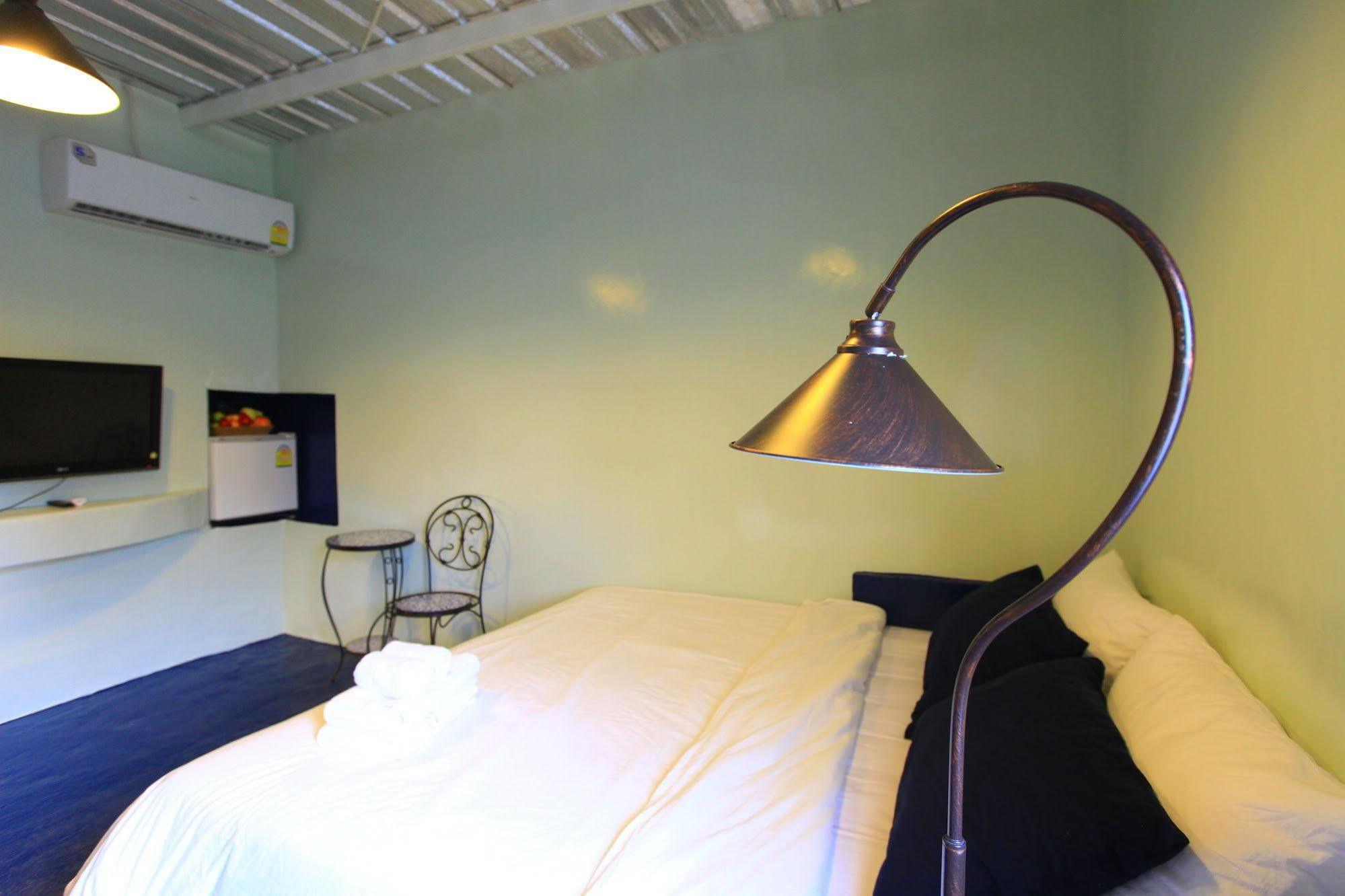 Hy Resort Chonburi Exterior photo